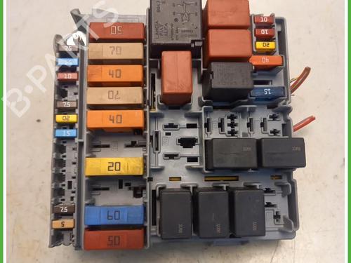 Used Fuse box Fuse box LANCIA DELTA III (844_) 1.6 D Multijet (844.AXC11, 844.AXC1A) (120 hp) 40074969 40074969