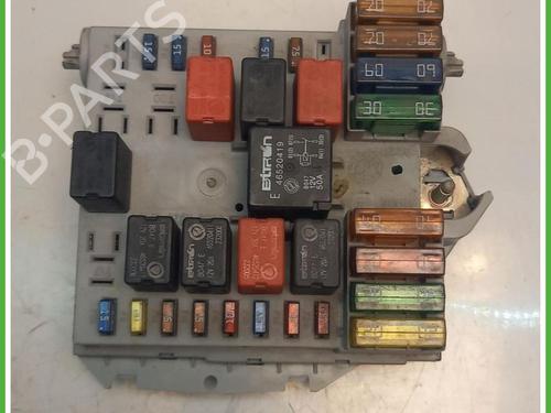 Used Fuse box Fuse box LANCIA YPSILON (843_) 1.2 (843.AXA1A) (60 hp) 40148531 40148531