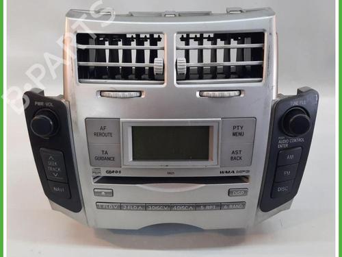 Used Radio Radio TOYOTA YARIS (_P9_) 1.0 VVT-i (KSP90_, KSP90R) (69 hp) 40135782 40135782