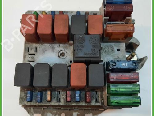 Fuse box FIAT DUCATO Van (244_) 2.0 JTD (84 hp) 13038128