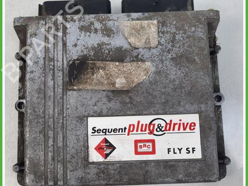 Used Engine control unit (ECU) Engine control unit (ECU) RENAULT MEGANE I (BA0/1_) 1.6 e (BA0F, BA0S) (90 hp) 40131300 40131300
