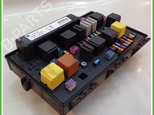 Used Fuse box Fuse box SEAT ALTEA (5P1) 1.6 (102 hp) 40137167 40137167
