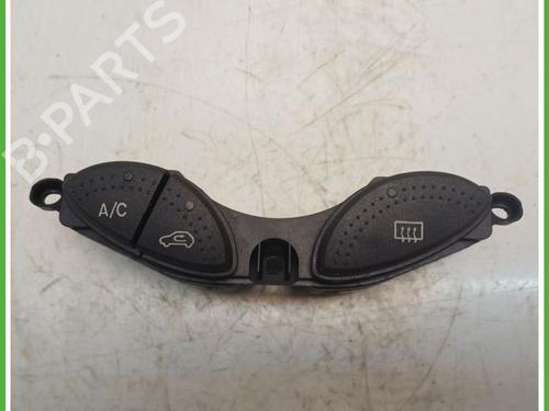 Commande Chauffage FORD FOCUS I Turnier (DNW) 1.6 16V (100 hp) 31143668