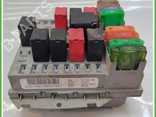 Fuse box LANCIA YPSILON (843_) 1.3 D Multijet (843.AXF11, 843.AXF1A, 843.AXM11,... | BP40139164E1 - Image 2