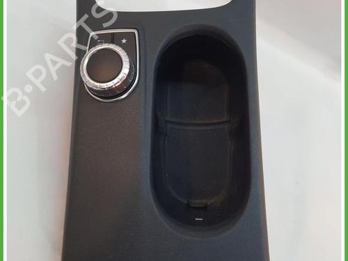 switch-mercedes-benz-gla-class-x156-2013-2014-2015-2016-2017-2018-2019-2020-2021-2022-40132891 main image