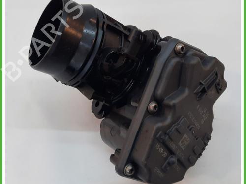 Gasklephuis BMW 1 (F40) 118 d (150 hp) 13100824