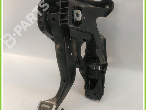 Used Pedal VW GOLF VII (5G1, BQ1, BE1, BE2) 1.6 TDI (110 hp) 12151058