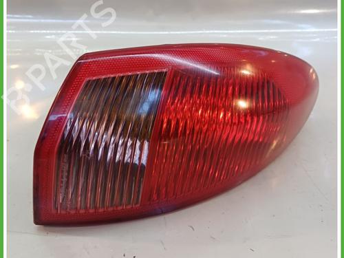 Used Right taillight ALFA ROMEO 147 (937_) 1.9 JTD (937.AXD1A, 937.BXD1A, 937.AXV1A, 937.BXB1A,... (115 hp) 16074029