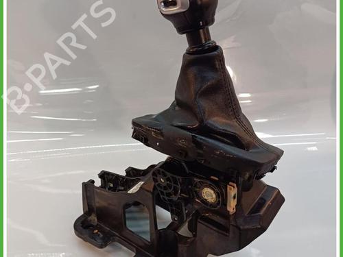 Used Gear lever Gear lever PEUGEOT 2008 II (UD_, US_, UY_, UJ_, UR_, UC_) 1.2 THP / PureTech 155 (USHNNS, URHNNS, UXHNJP, URHNJP,... (155 hp) 40139386 40139386