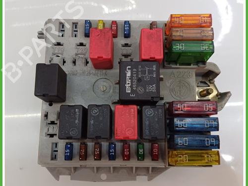 Used Fuse box FIAT PUNTO (188_) 1.2 60 (188.030, .050, .130, .150, .230, .250) (60 hp) 18711569