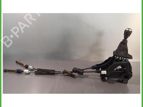 Used Gear lever Gear lever RENAULT CAPTUR II (HF_) TCe 90 (HFM6) (91 hp) 40144252 40144252