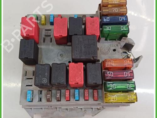 Used Fuse box Fuse box LANCIA YPSILON (843_) 1.3 JTD (843.AXD11, 843.AXD1A) (70 hp) 40141597 40141597