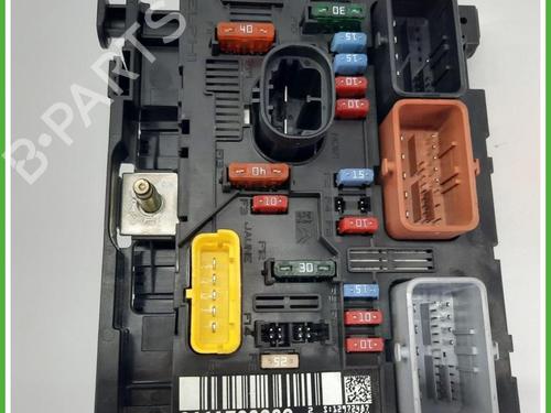 Used Fuse box Fuse box FIAT PUNTO (176_) 1.7 TD (69 hp) 40131868 40131868
