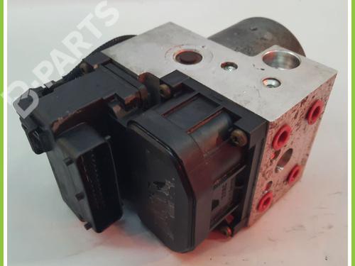 Used ABS pump TOYOTA YARIS (_P1_) 1.0 (SCP10_, SCP10R) (68 hp) 11717106