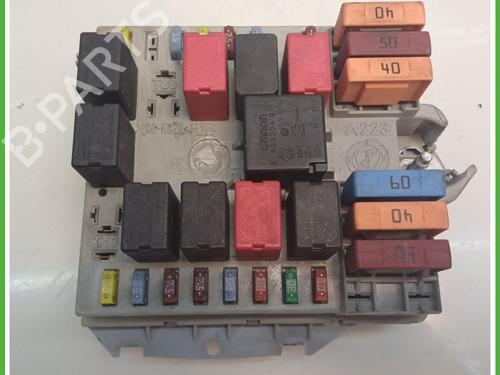 Zekeringkast ALFA ROMEO 147 (937_) 1.9 JTDM 8V (937.AXD1A, 937.AXU1A, 937.BXU1A) (120 hp) 21586735