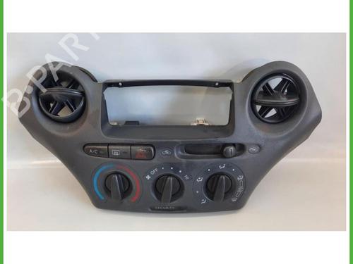 Used Climate control Climate control TOYOTA YARIS (_P1_) 1.0 (SCP10_, SCP10R) (68 hp) 40135920 40135920