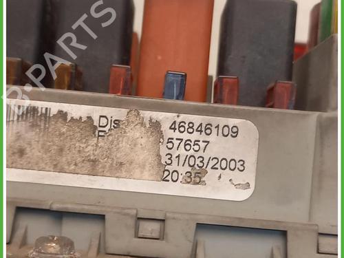 Fuse box FIAT STILO Multi Wagon (192_) 1.9 JTD | BP40073219E1 - Image 3