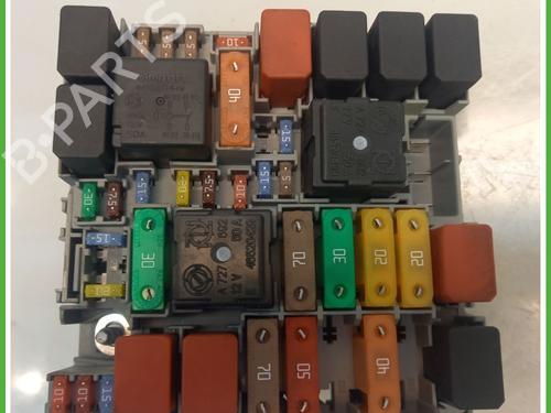 Used Fuse box FIAT GRANDE PUNTO (199_) 1.4 (199AXB11, 199AXB1A, 199BXB1A, 199AXL1A) (77 hp) 29563857