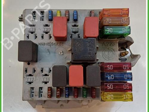 Used Fuse box Fuse box FIAT PUNTO (188_) 1.2 60 (188.030, .050, .130, .150, .230, .250) (60 hp) 40138128 40138128