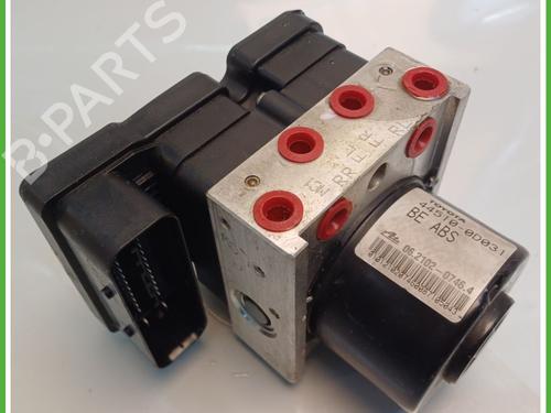 Used ABS pump TOYOTA YARIS (_P9_) 1.3 VVT-i (SCP90_, SCP90R) (87 hp) 26950367
