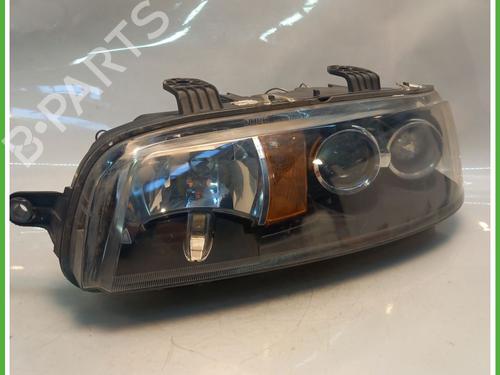 Used Left headlight FIAT PUNTO (188_) 1.2 60 (188.030, .050, .130, .150, .230, .250) (60 hp) 30169369