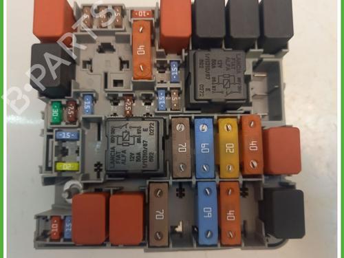 Used Fuse box FIAT PUNTO (199_) 1.3 D Multijet (84 hp) 29563863