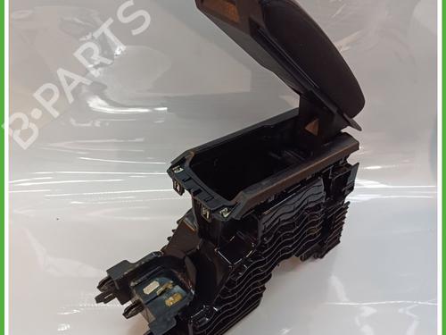 Armrest / Center console PEUGEOT 2008 II (UD_, US_, UY_, UJ_, UR_, UC_) 1.2 PureTech 130 (USHNS, URHNS) | BP17974443I20 