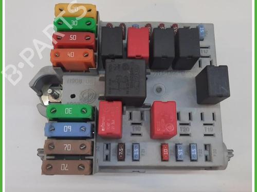 Used Fuse box Fuse box LANCIA YPSILON (843_) 1.2 (843.AXA1A) (60 hp) 40134885 40134885