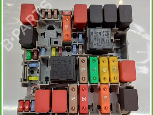 Used Fuse box FIAT PUNTO EVO (199_) 1.2 (69 hp) 18711574