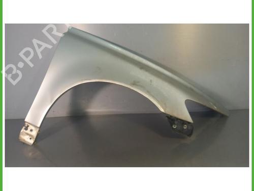 Aile avant droite VOLVO V50 (545) 2.0 D (136 hp) 28128301