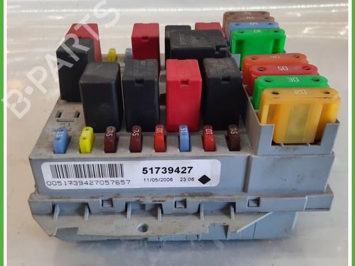 Fuse box LANCIA MUSA (350_) 1.3 D Multijet (350.AXB11, 350.AXB1A) | BP15357515E1 