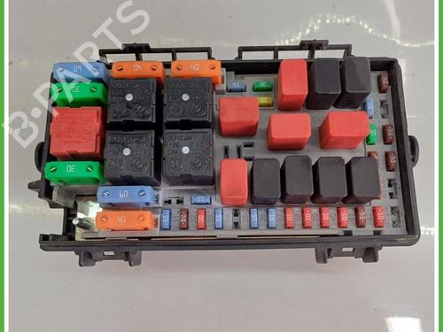 Used Fuse box Fuse box FIAT GRANDE PUNTO (199_) 1.3 D Multijet (199.AXD11, 199.AXD1A, 199.AXD1B,... (90 hp) 40141688 40141688