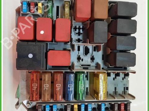 Used Fuse box Fuse box RENAULT CLIO II (BB_, CB_) 1.2 (BB0A, BB0F, BB10, BB1K, BB28, BB2D, BB2H, CB0A,... (58 hp) 40132881 40132881