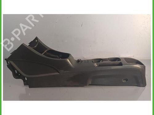 Used Middle console Middle console CHEVROLET AVEO Hatchback (T300) 1.3 D (95 hp) 40142483 40142483
