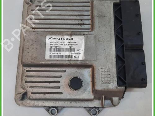 Used Engine control unit (ECU) Engine control unit (ECU) LANCIA YPSILON (843_) 1.3 D Multijet (843.AXF11, 843.AXF1A, 843.AXM11,... (75 hp) 40134561 40134561