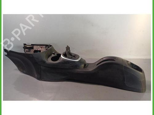 Used Middle console Middle console FIAT 500L (351_, 352_) 1.3 D Multijet (199LXY1A, 199LXY11) (84 hp) 40144233 40144233