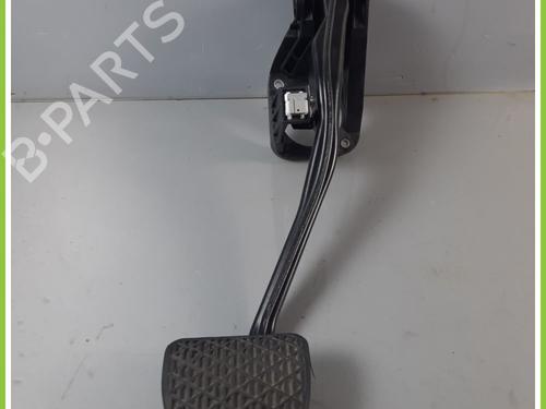 Used Pedal MERCEDES-BENZ GLA-CLASS (X156) GLA 200 CDI / d (156.908) (136 hp) 12151075