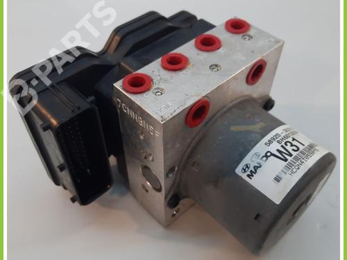 Używane Pompa ABS KIA SPORTAGE III (SL) 1.7 CRDi (116 hp) 11368146