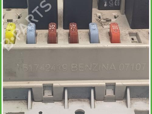 Fuse box ALFA ROMEO 147 (937_) 1.6 16V T.SPARK ECO (937.AXA1A, 937.BXA1A) | BP21586718E1 