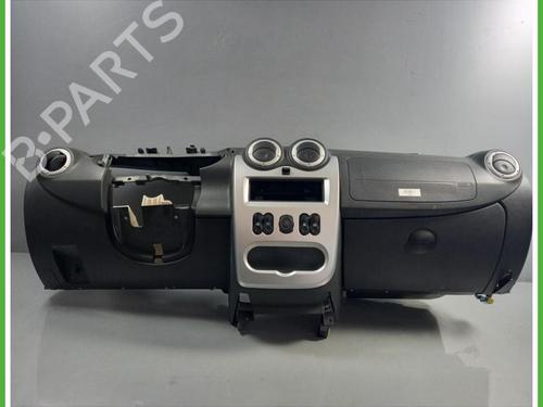 dashboard-dacia-sandero-2008-40134647 main image
