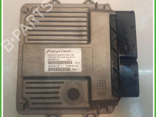Used Engine control unit (ECU) Engine control unit (ECU) LANCIA YPSILON (843_) 1.3 D Multijet (843.AXF11, 843.AXF1A, 843.AXM11,... (75 hp) 40148196 40148196