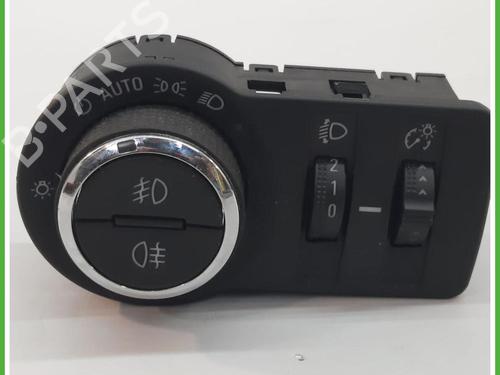 switch-chevrolet-trax-2012-40132812 main image