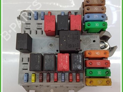 Used Fuse box Fuse box LANCIA YPSILON (843_) 1.4 16V (843.AXC11, 843.AXC1B, 843.AXC1A) (95 hp) 40140122 40140122