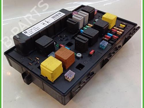 fuse-box-opel-astra-h-a04-2004-2005-2006-2007-2008-2009-2010-2011-2012-2013-2014-40136924 main image