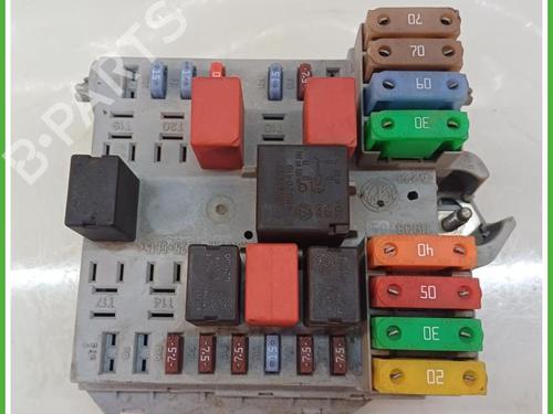 Used Fuse box Fuse box LANCIA YPSILON (843_) 1.2 (843.AXA1A) (60 hp) 40138529 40138529