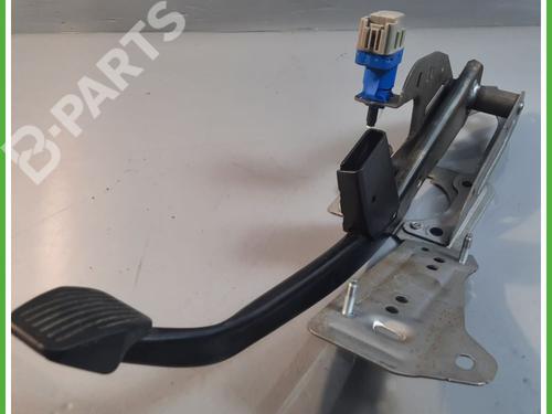 Used Pedal FORD KUGA II (DM2) 2.0 TDCi (120 hp) 12151085