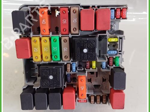 Used Fuse box FIAT PUNTO EVO (199_) 1.4 (199AXB1A) (77 hp) 15621611