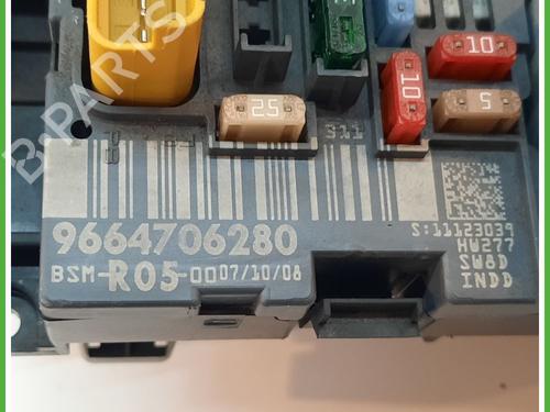Fuse box PEUGEOT 308 I (4A_, 4C_) 1.6 HDi | BP13038157E1 