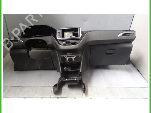 dashboard-peugeot-2008-i-cu_-2013-40146139 main image