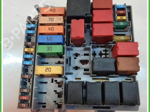 Used Fuse box Fuse box TOYOTA YARIS (_P9_) 1.0 VVT-i (KSP90_, KSP90R) (69 hp) 40133016 40133016